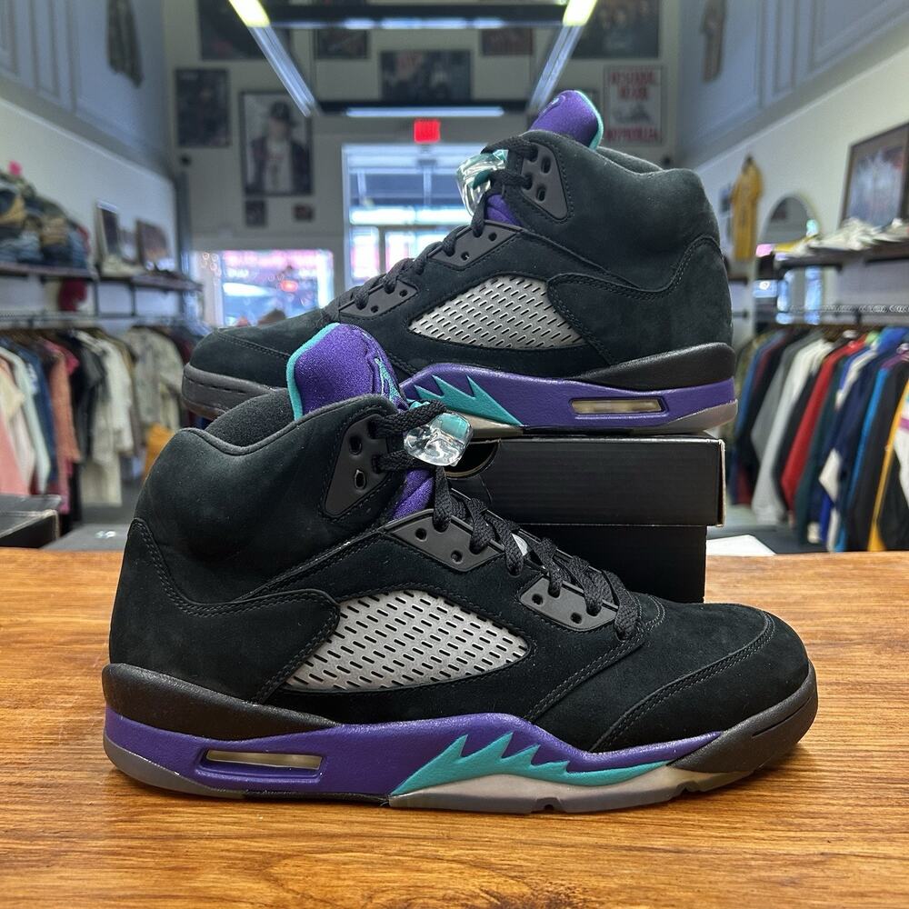 Size 10 - Air Jordan 5 Retro Black Grape Lightly Worn OG All